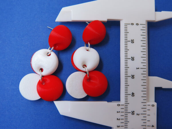 Diseño de Aretes 3 Bolas combinadas Color Rojo