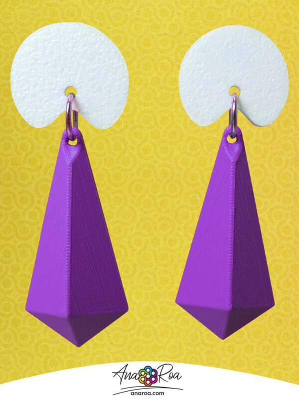 diseño de aretes Piramide 4 Lados morado