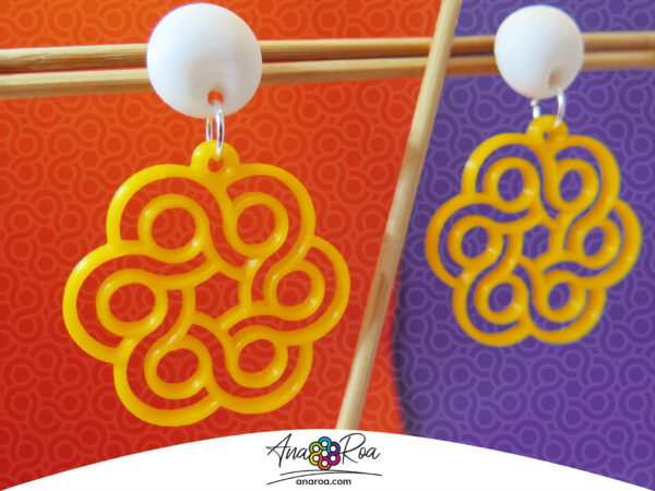 Diseño de aretes flor logo AMARILLO