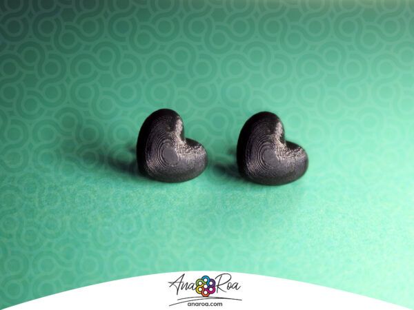 DISEÑO DE ARETES MODELO MINI CORAZÓN INFLADO NEGRO