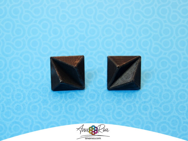 DISEÑO DE ARETES MODELO MINI PIRÁMIDE DOBLE PUNTA NEGRO