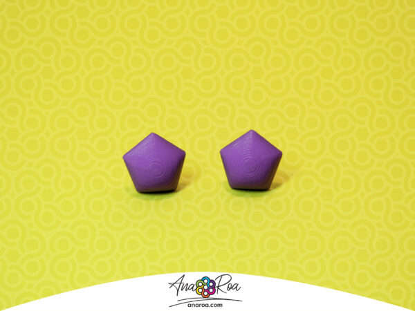 DISEÑO DE ARETES MODELO MINI PENTÁGONO GLOBO MORADO